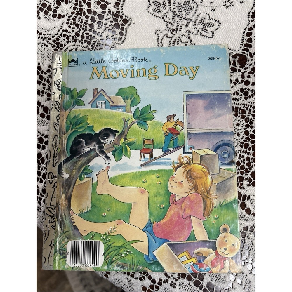 Vintage A Little Golden Book Moving Day 209-57 1984 #3483